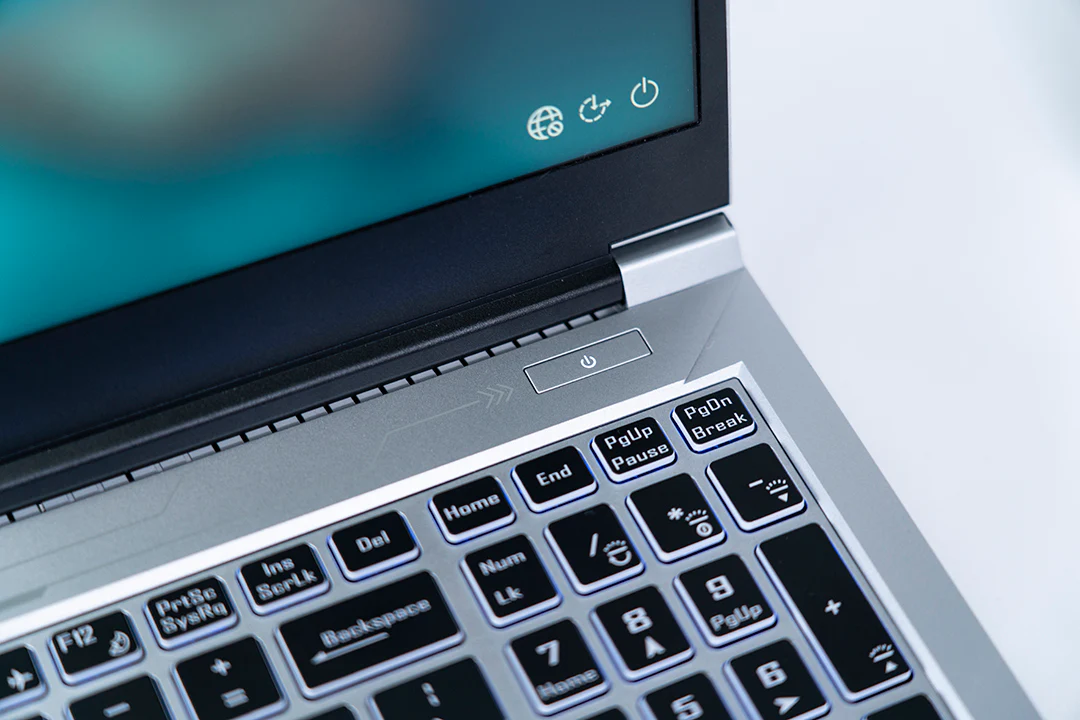 Machenike L15C Gen 12 Intel (15.6”) Gaming Laptop - Image 8
